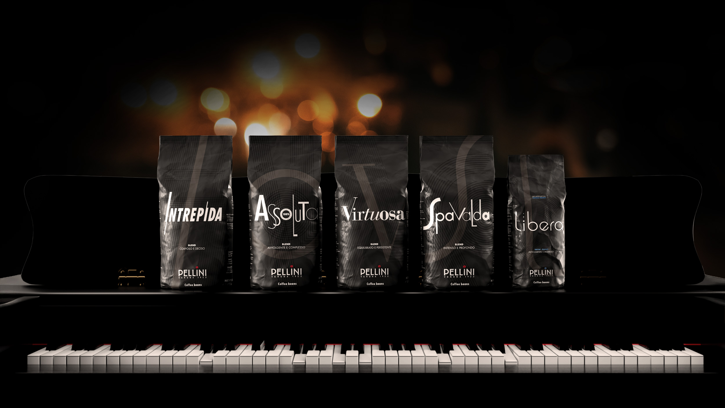 Gamma completa delle cinque referenze Pellini professional in grani disposte su un pianoforte